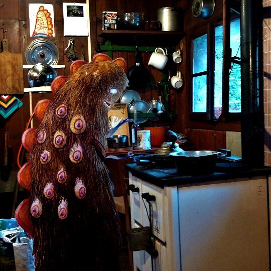 Monstre dans sa cuisine